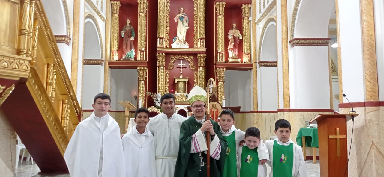 VISITA MONSEÑOR