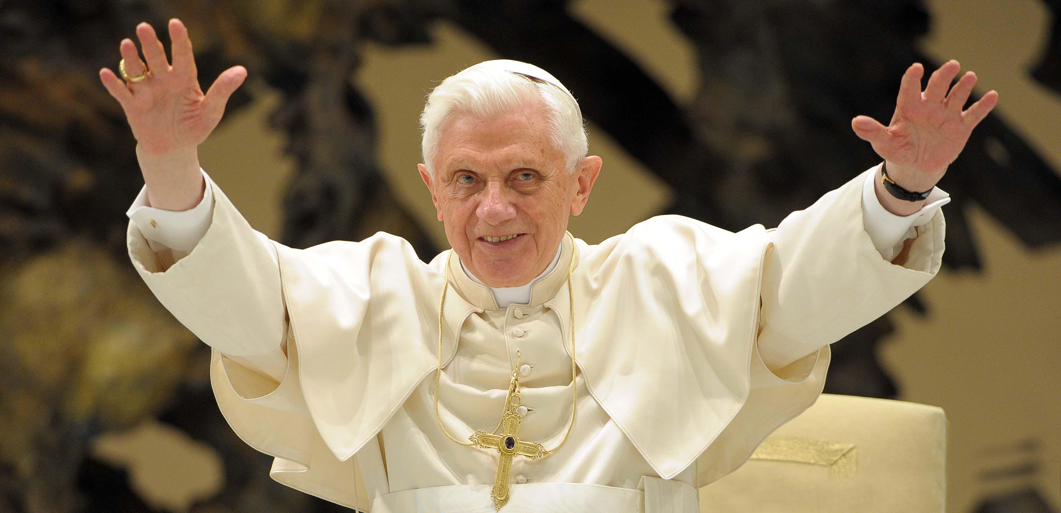 https://arquimedia.s3.amazonaws.com/27/noticias/benedicto-xvi-0ct-17jpg.jpg