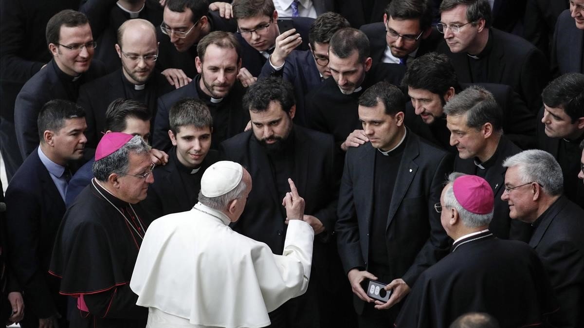 https://arquimedia.s3.amazonaws.com/27/sacerdotes/vaticano-feb-2019jpg.jpg