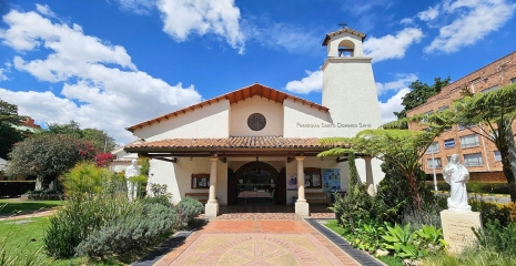 Fachada Parroquia Santo Domingo Savio